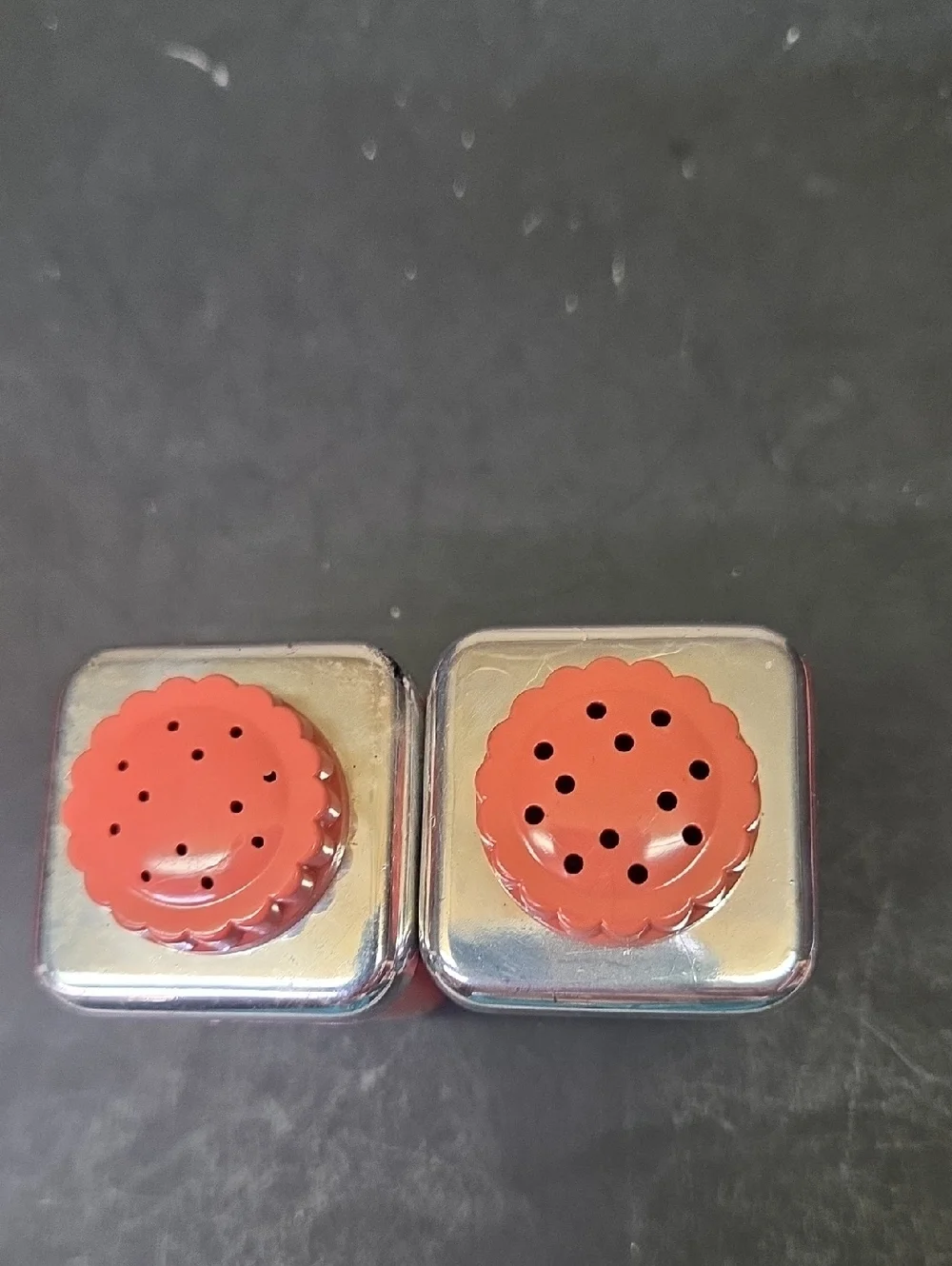 Vintage Souvenir Salt & Pepper‎ Shakers Steri-lite And Lifetime Ware Plate
